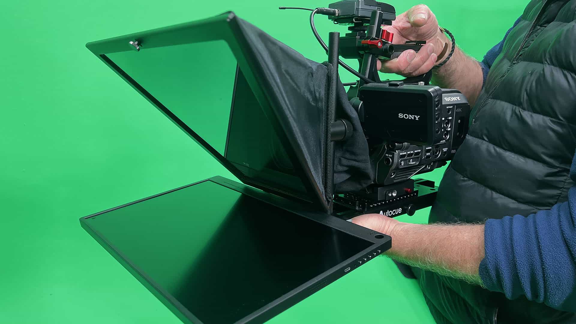 portable handheld autocue