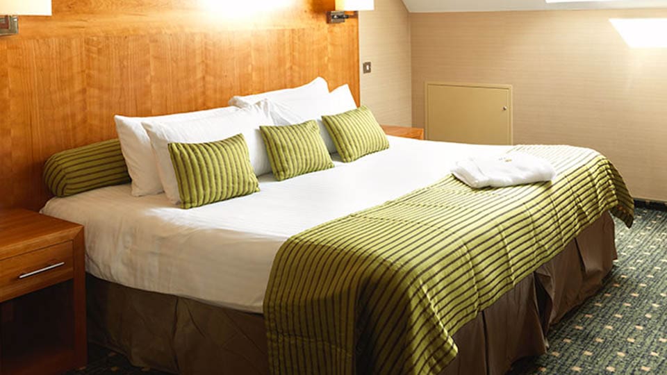 Accommodation Near The Studios 2 The Royal Toby Hotel Rochdale exec Bedroom
