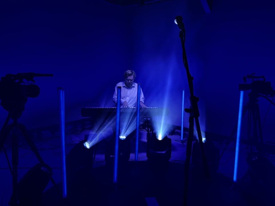 Case Study: Commercial Filming At Galleon Studios 15 blackout studio for music videos
